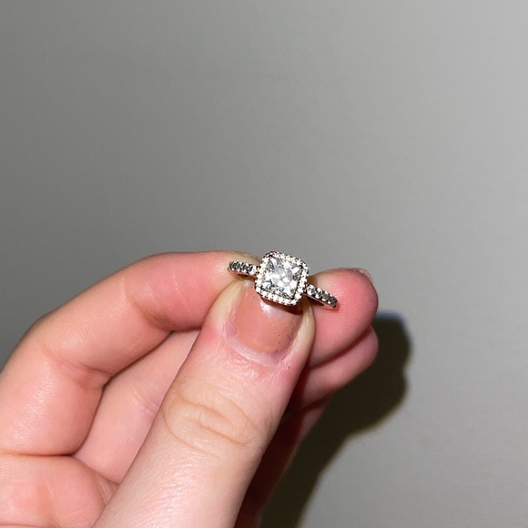 PANDORA SQUARE SPARKLE HALO RING - Picture 3 of 4